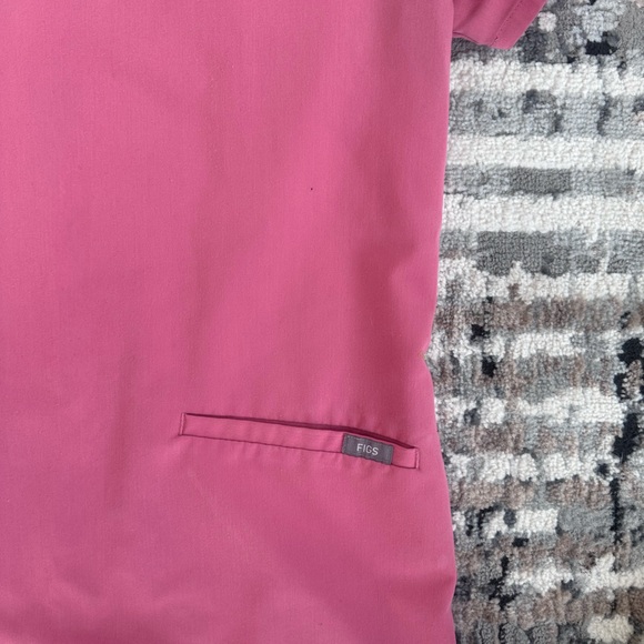 Figs scrubs quartz pink Casma Top Figs - Picture 2 of 5